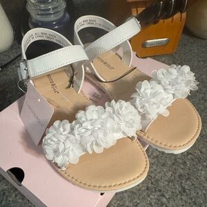 White Floral Christie & Jill Girls Sandals Brand New size 2